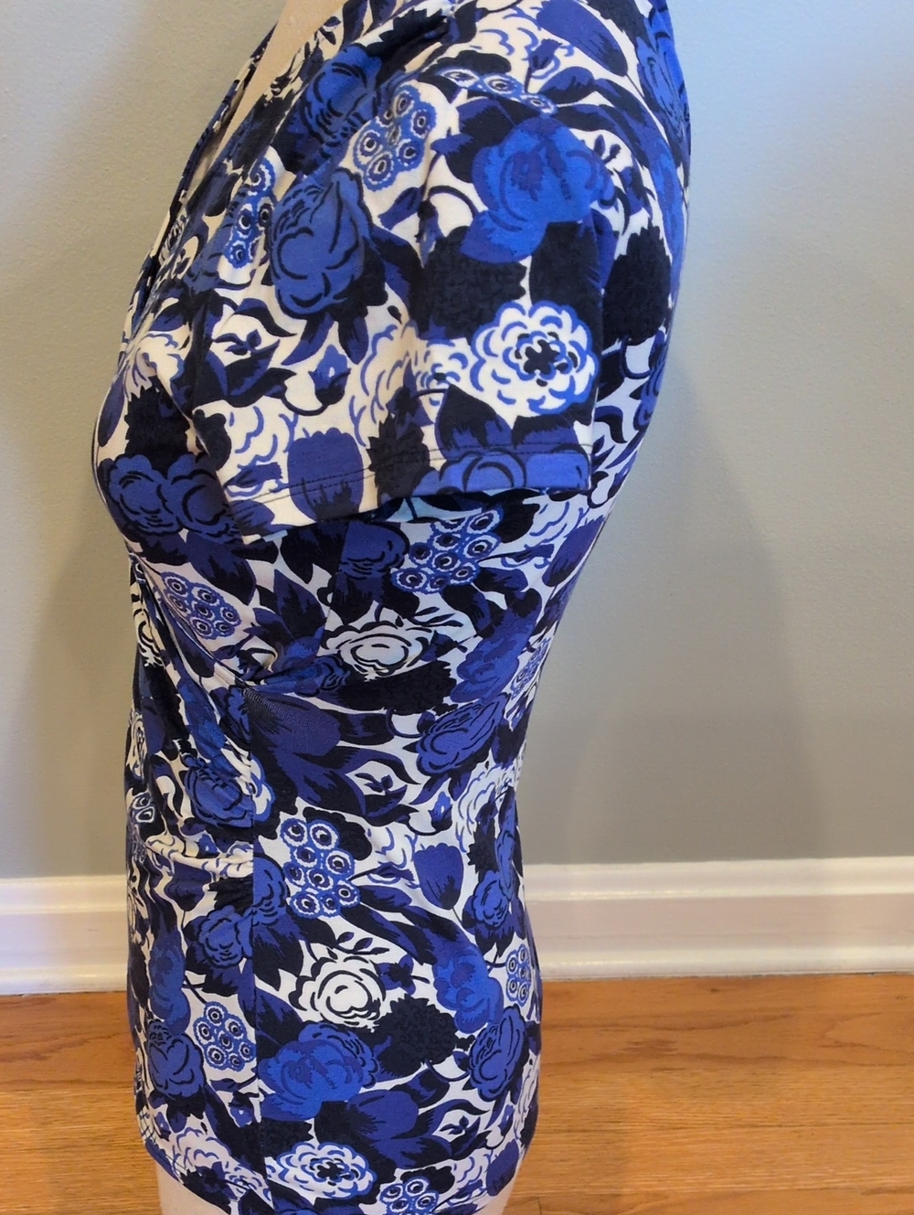 Boden Blue Floral V-Neck Short Sleeve Top W8(EU12) - Picture 6 of 11